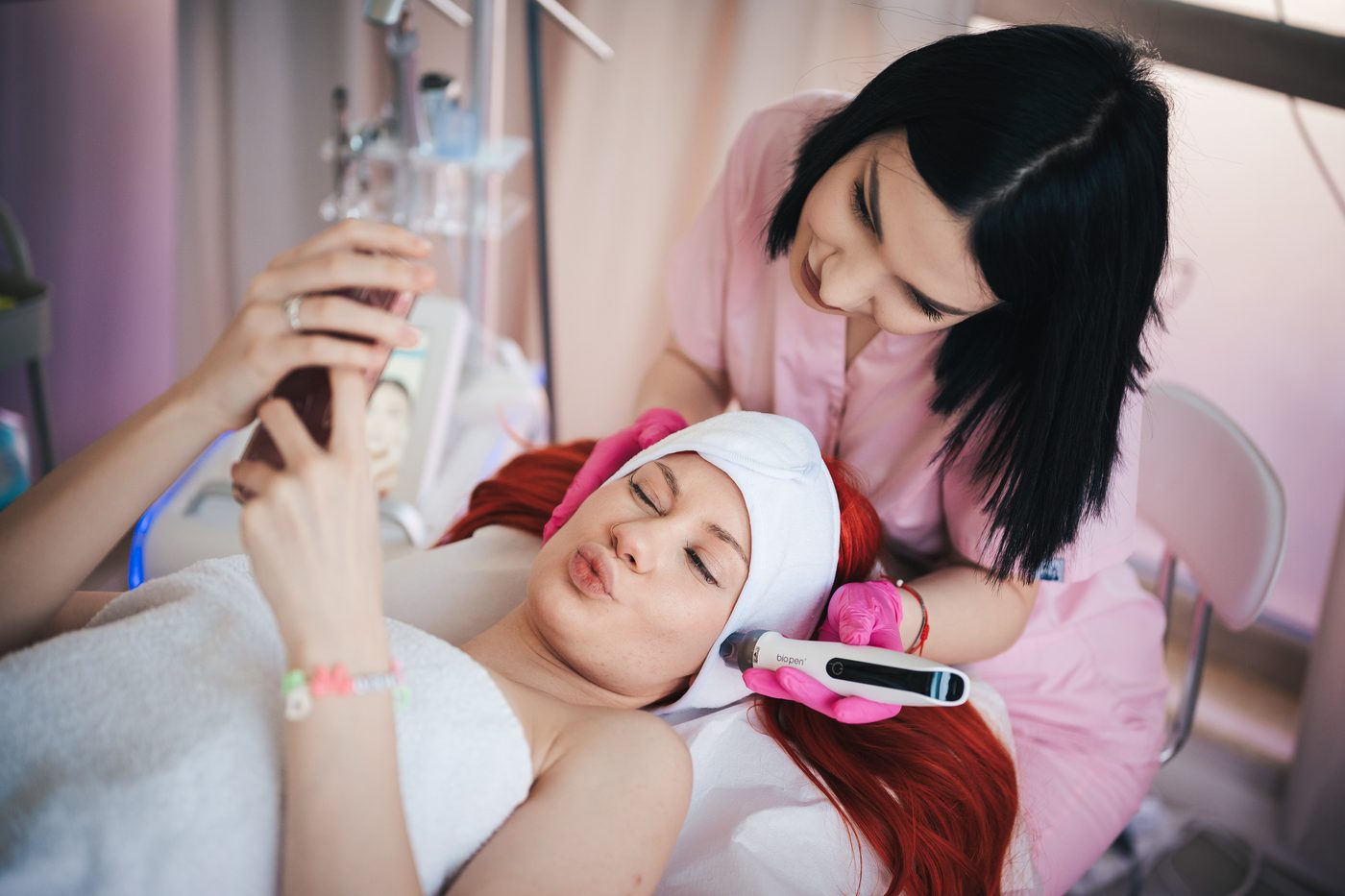 Microneedling: ce este și cum ajută la regenerarea pielii